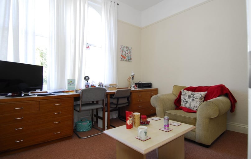 11 Napier Terrace, Flat 1, Mutley, Plymouth - Image 1